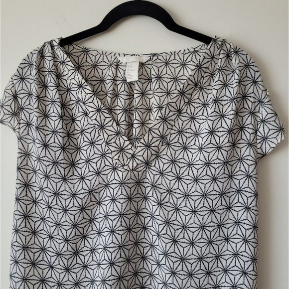 H&m Geometric Pattern Short Sleeve Blouse Size 4 - Picture 4 of 10